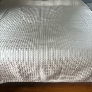 Melange Ivory Quilted Bedspread